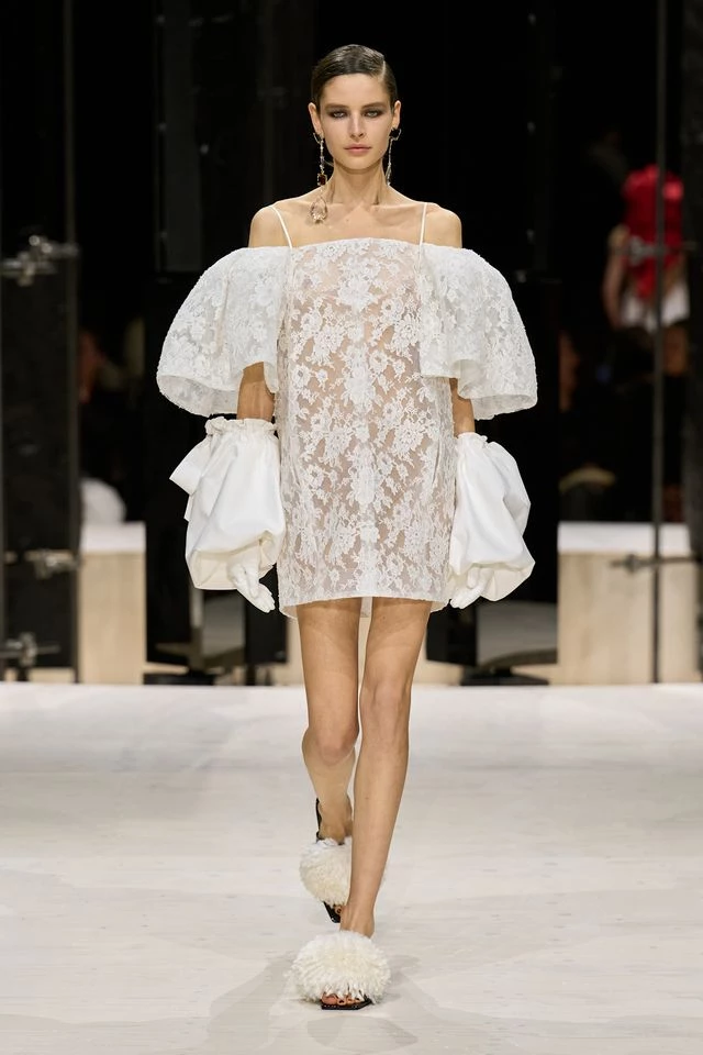 GoRunway.com GoRunway.com