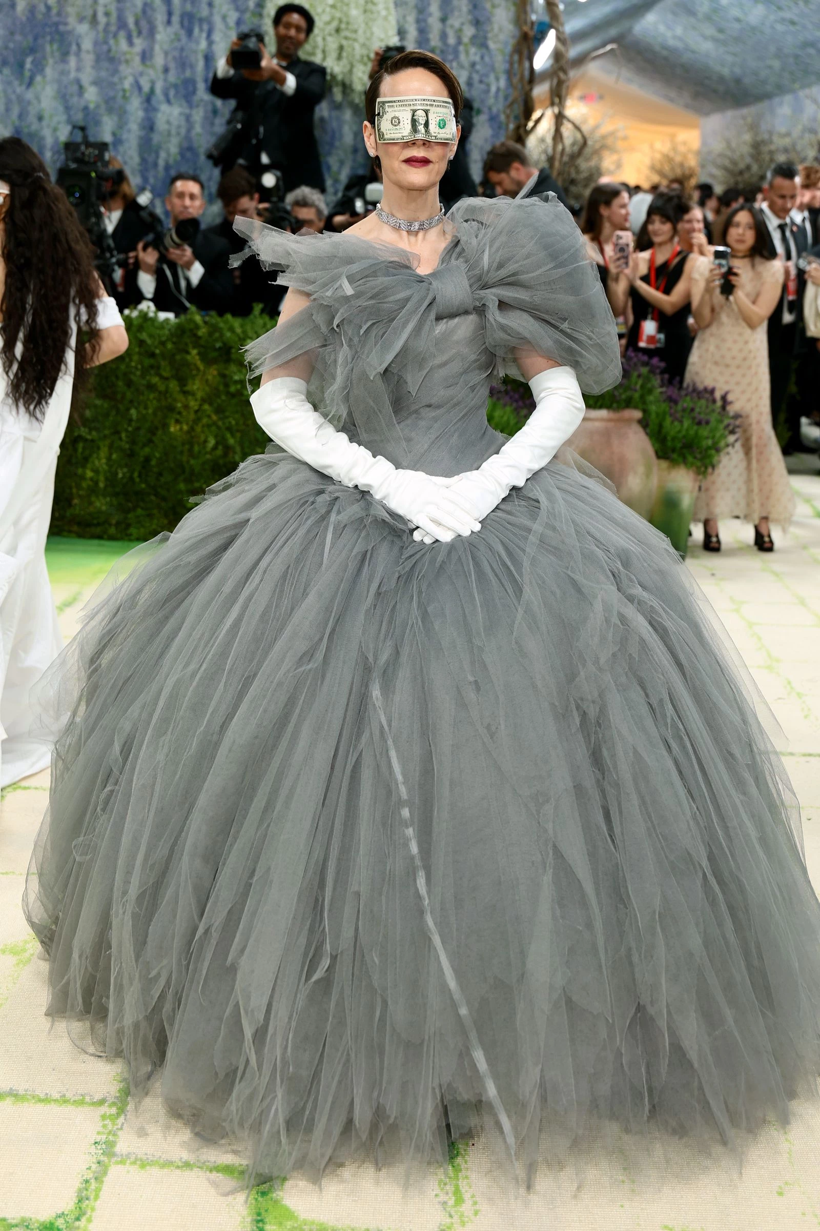 Сара Полсон в Matières Fécales на Met Gala 2026 Сара Полсон в Matières Fécales на Met Gala 2026