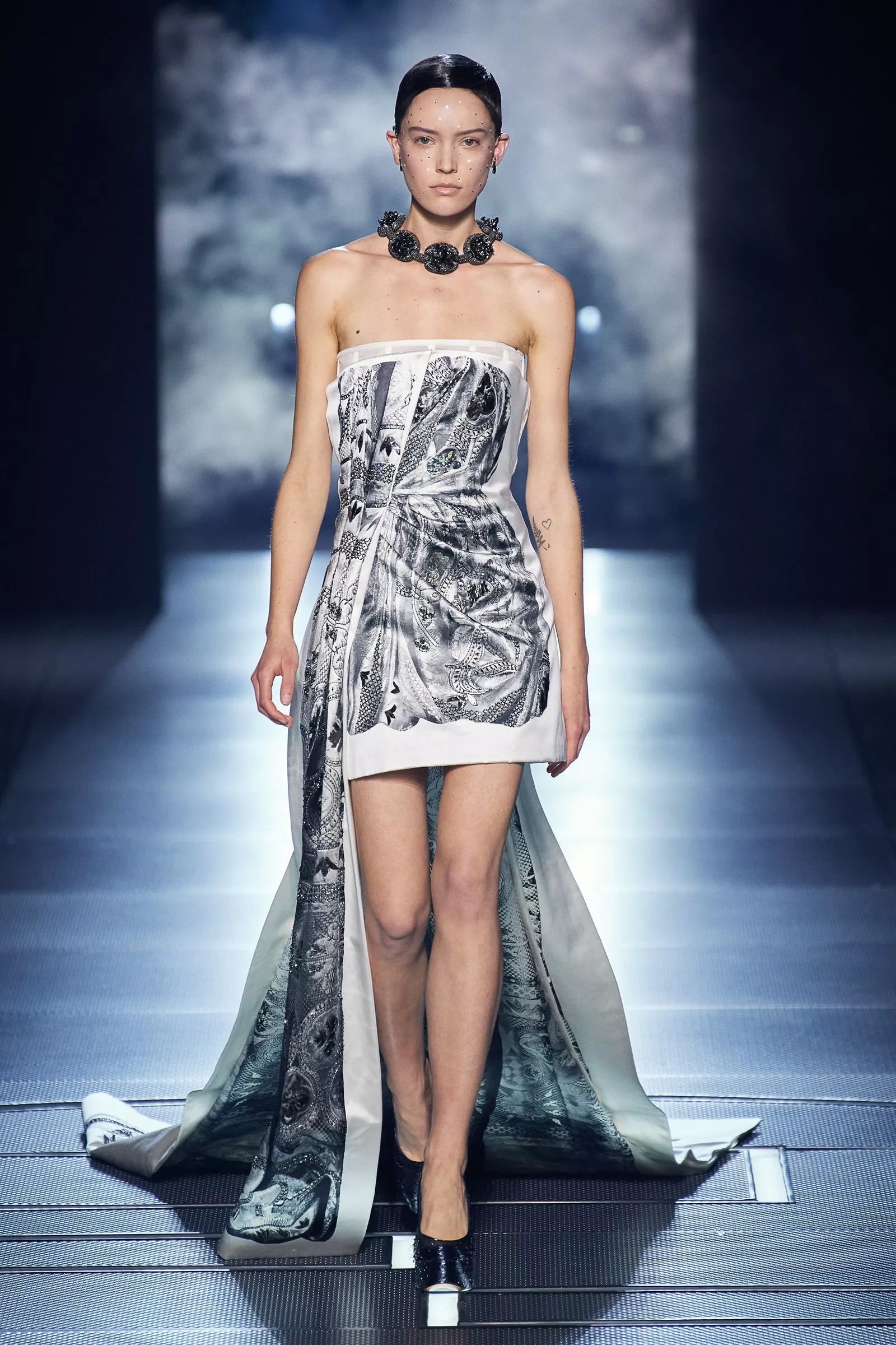 Сказочное пространство: откройте для себя грани космической моды