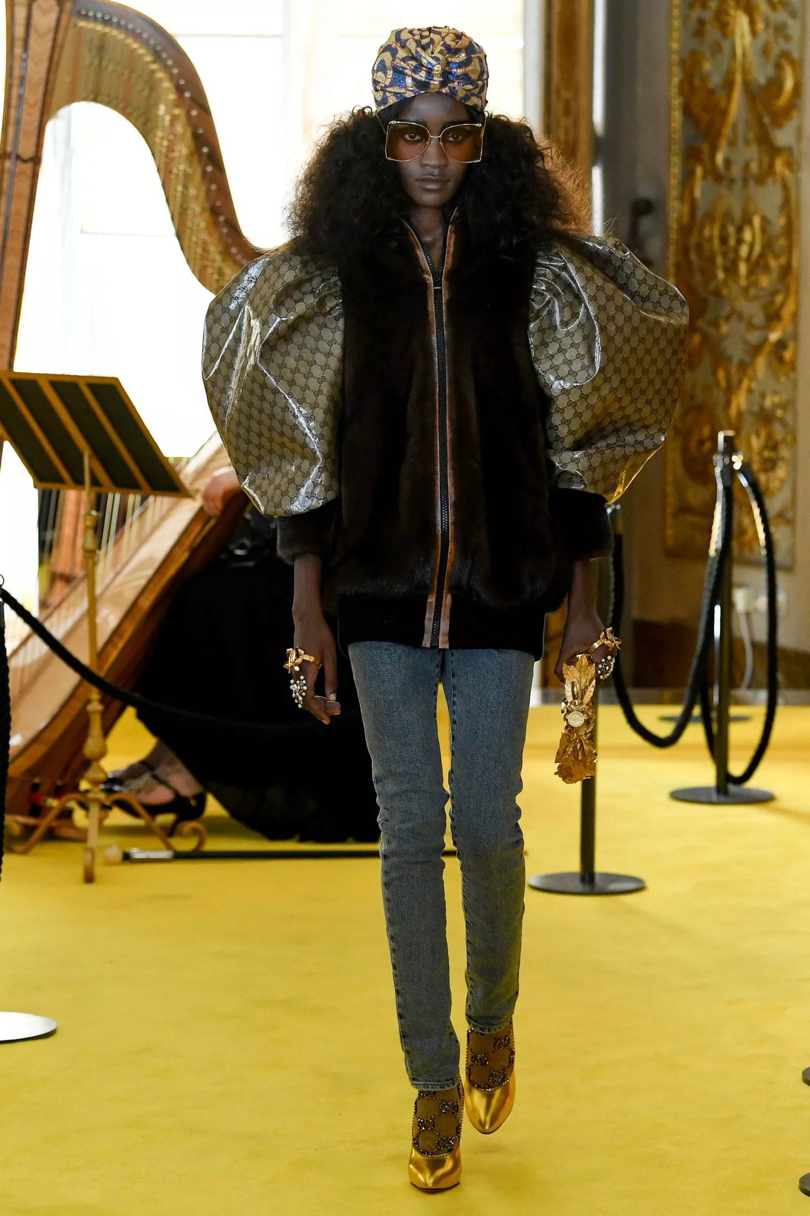 Эксцентричные элементы одежды: неповторимое воплощение стиля