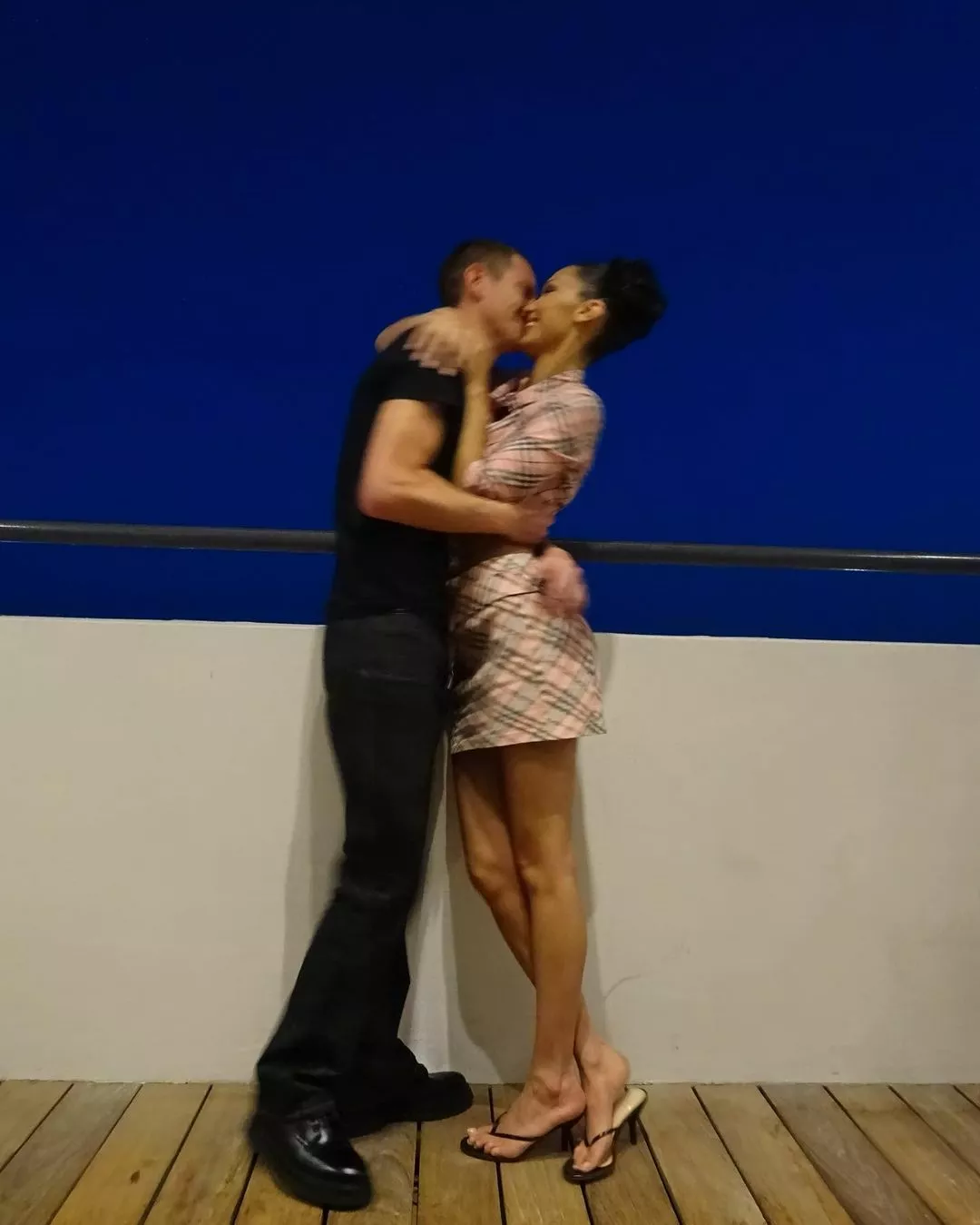 Белла Хадид и ее новый парень – самая горячая пара на Каннском кинофестивале 2022, полна страсти и романтики, сошедшая с экрана в реальность сияющая дуэть влюбленных!+ Белла Хадид и ее новый парень – самая горячая пара в Каннах