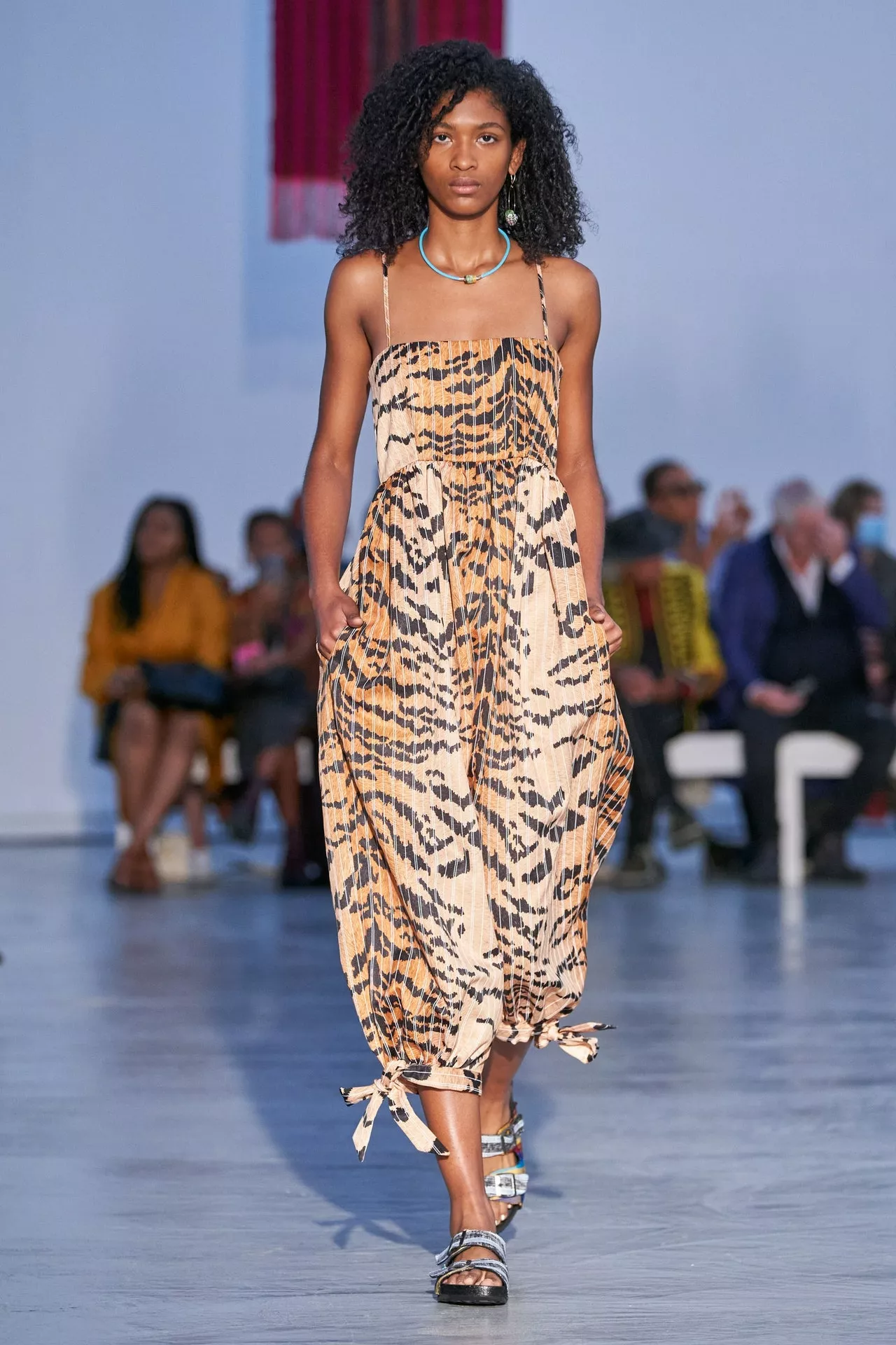 Сполучення анімалістичних принтів з іншими модними елементами