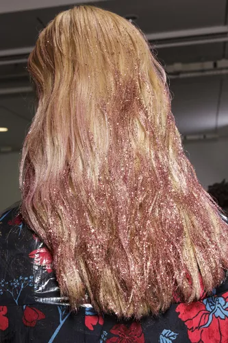 &lt;b&gt;розовые волосы 2019&lt;/b&gt;