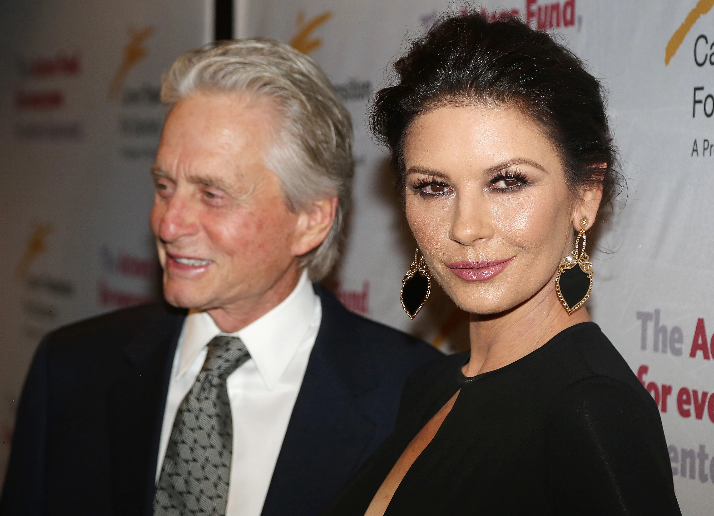 Дуглас и зета джонс. Дуглас и Кэтрин Зета Джонс. Catherine Zeta Jones Michael Douglas.