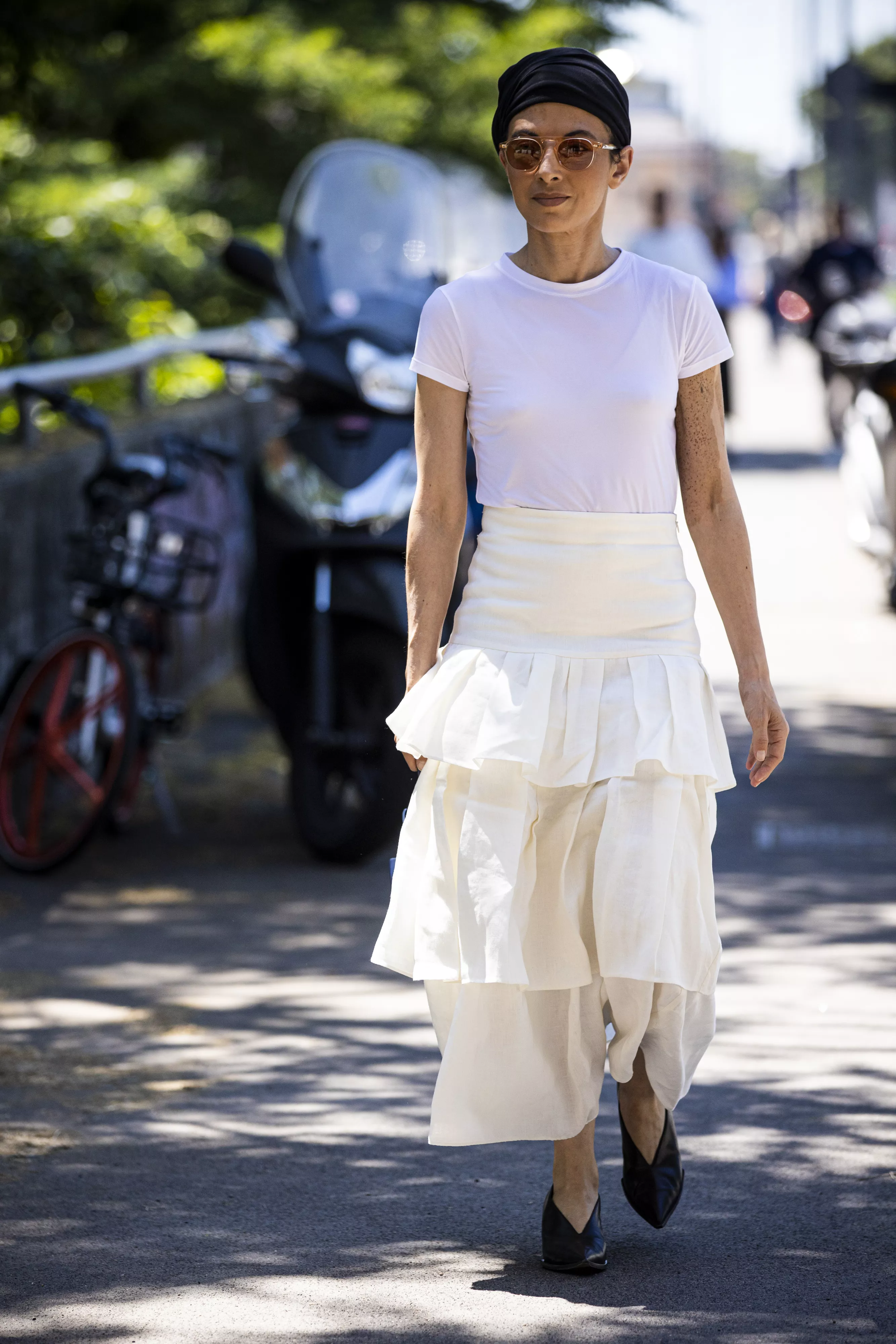 Стилист Джули Раголия во время Недели моды в Милане, июнь 2019